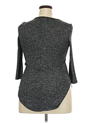 Torrid 3/4 Sleeve T-Shirt (view 2)