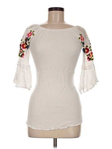 Blue Island 3/4 Sleeve Top (view 1)