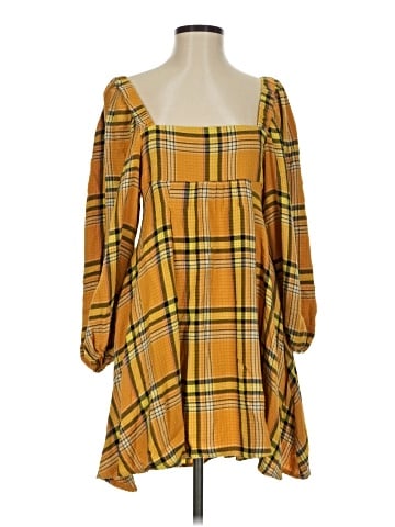 Urban Outfitters Casual Dress (view 1)