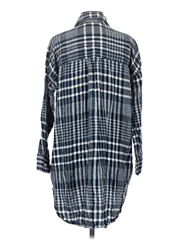 Everlane Long Sleeve Button-Down Shirt (view 2)
