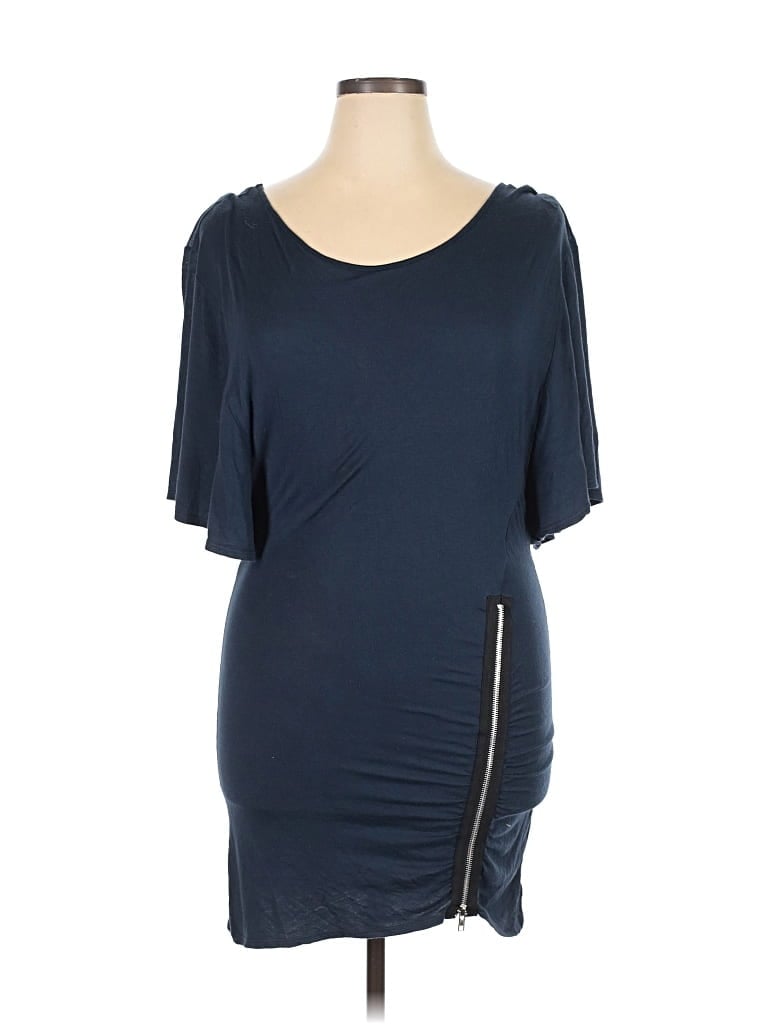 Pre-owned Aqua Short Sleeve T-shirt In Blue