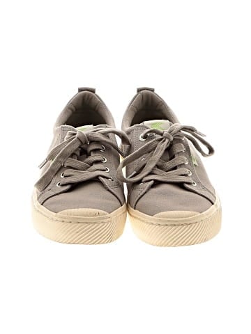 Cariuma Sneakers (view 2)