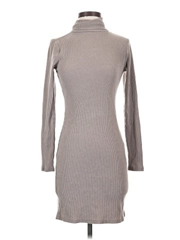 Old Navy Casual Dress (view 1)