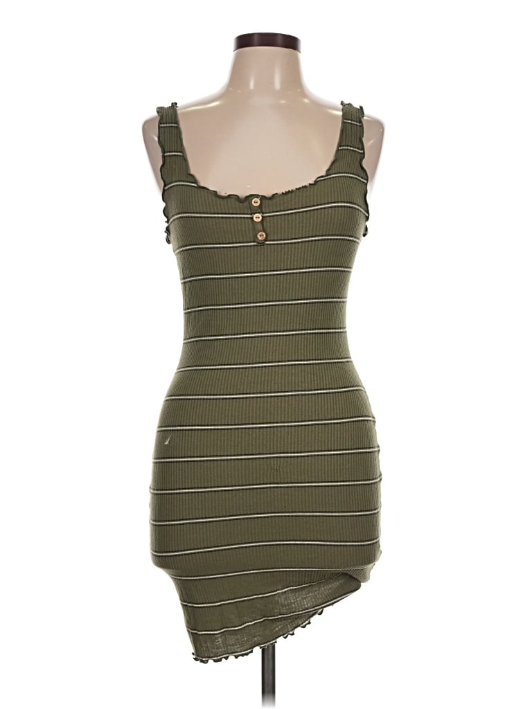 Pre-owned Iris Casual Dress In Green