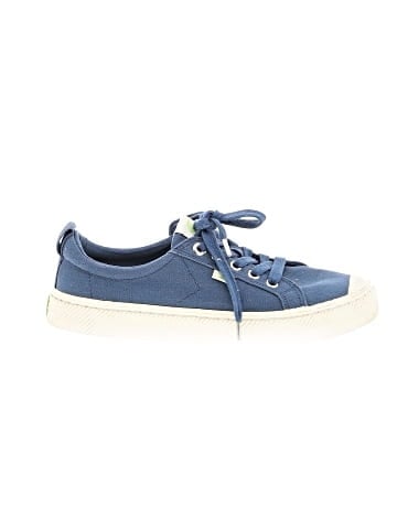Cariuma Sneakers (view 1)