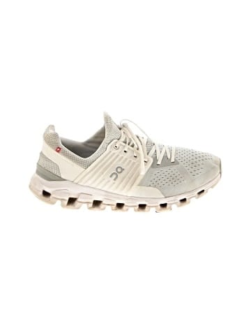On Cloud Sneakers (view 1)