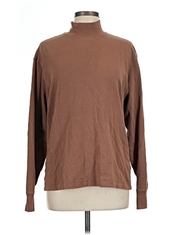 HEATTECH Long Sleeve Top (view 1)