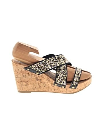 XOXO Wedges (view 1)