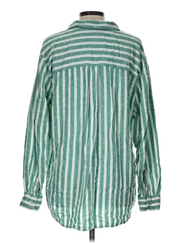 Universal Thread Long Sleeve Button-Down Shirt (view 2)