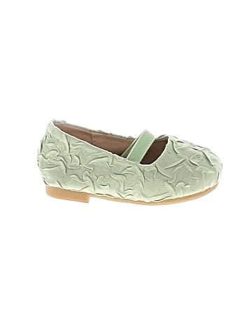 Unbranded Flats (view 1)