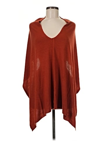 Simply Noelle Poncho (view 1)