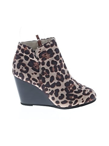 Unbranded Wedges (view 1)