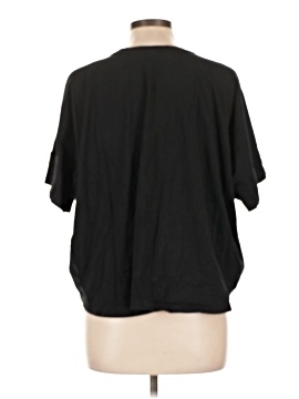 Uniqlo Short Sleeve T-Shirt (view 2)