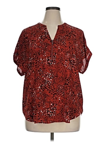 Maurices Short Sleeve T-Shirt (view 1)
