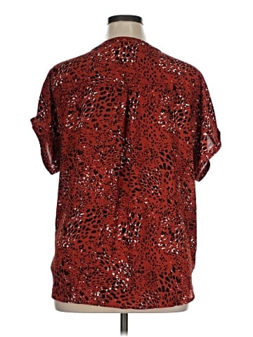 Maurices Short Sleeve T-Shirt (view 2)