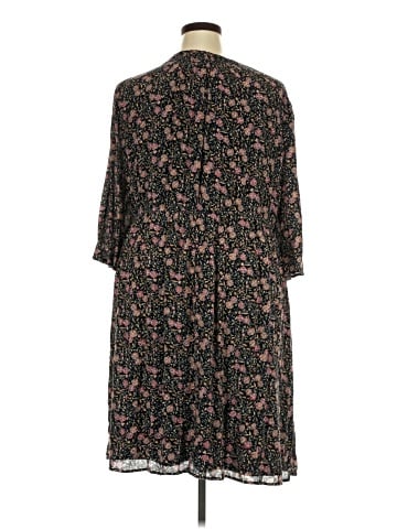 Old Navy Casual Dress (view 2)