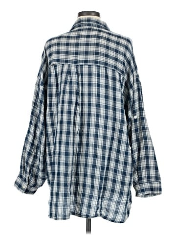 Max Studio 3/4 Sleeve Button-Down Shirt (view 2)
