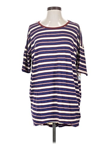 Lularoe 3/4 Sleeve T-Shirt (view 1)