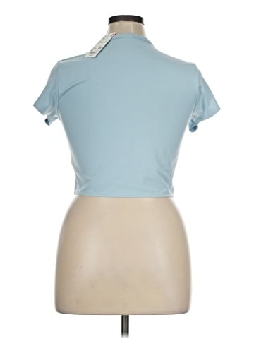 Uniqlo Short Sleeve T-Shirt (view 2)