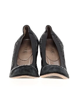 Anyi Lu Heels (view 2)