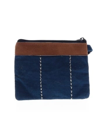 Unbranded Wristlet (view 2)