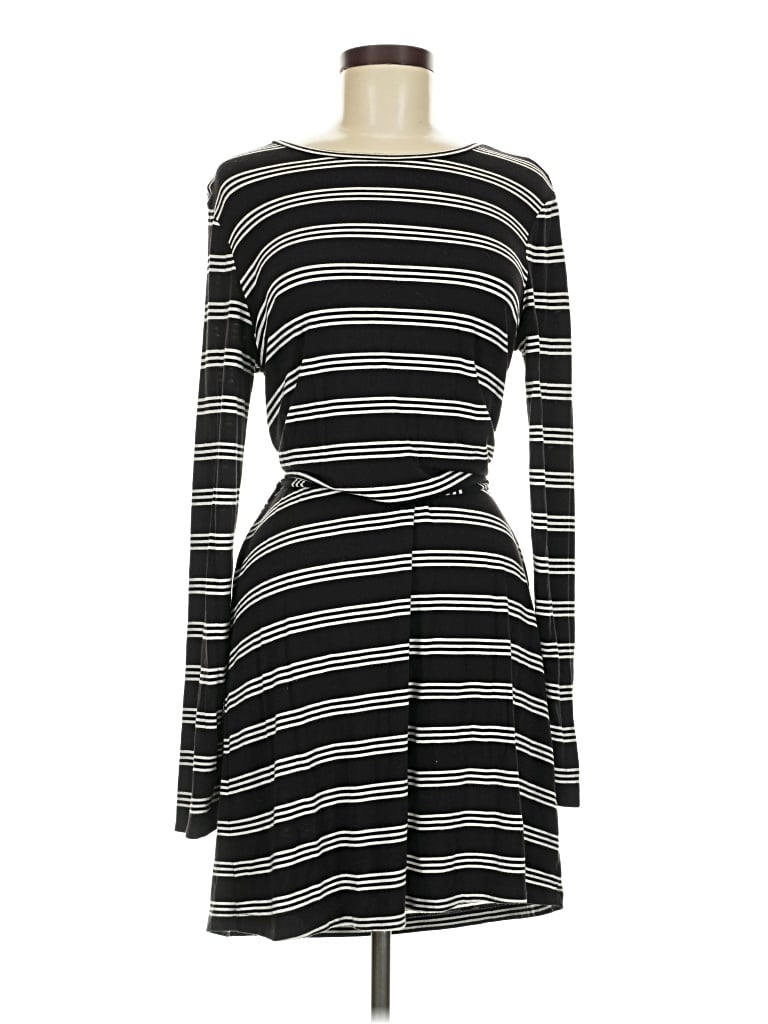 Pre-owned Daisy Fuentes Casual Dress In Black