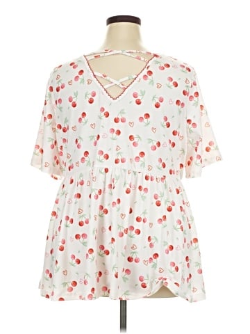 BLOOMCHIC Short Sleeve T-Shirt (view 2)