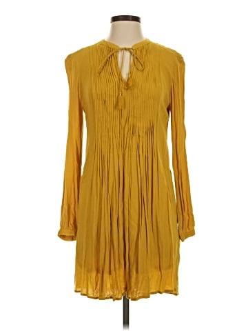 Old Navy Casual Dress (view 1)