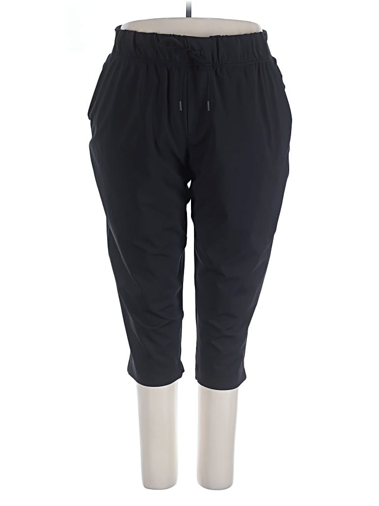 Pre-owned Livi Active Pants In Black