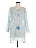 2 Chic Blue 3/4 Sleeve Blouse Size Med - Lg - photo 1