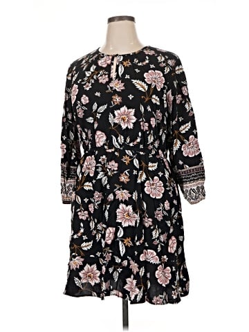 Old Navy Casual Dress (view 2)