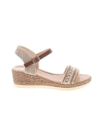 Unbranded Wedges (view 1)
