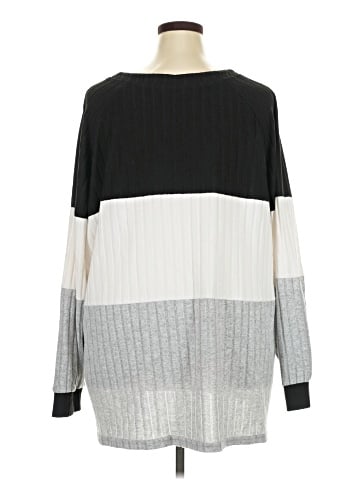 BLOOMCHIC Pullover Sweater (view 2)