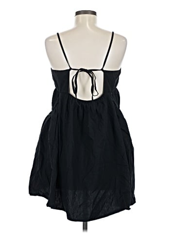 Urban Outfitters Casual Dress (view 2)