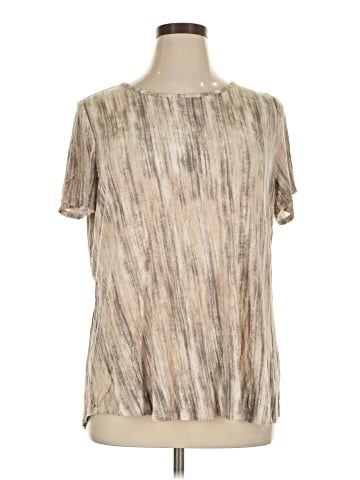 Lisa Rinna Short Sleeve T-Shirt (view 1)