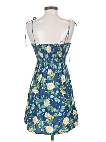 Old Navy Casual Dress (view 2)