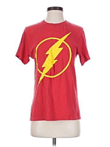 DC Comics Short Sleeve T-Shirt (view 1)