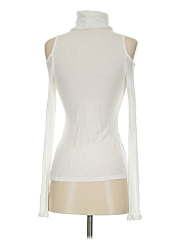 Emma & Sam Sleeveless Turtleneck (view 2)