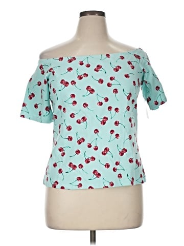 Retro Chic by Torrid Short Sleeve Top (view 1)