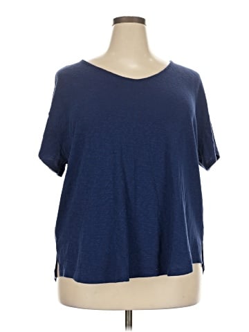 Liz Claiborne Short Sleeve T-Shirt (view 1)