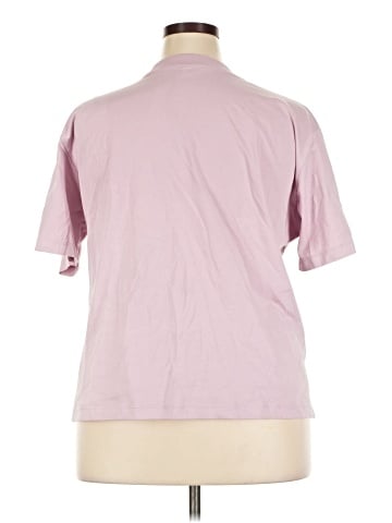 Uniqlo Short Sleeve T-Shirt (view 2)