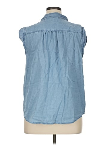 Ann Taylor LOFT Sleeveless Button-Down Shirt (view 2)