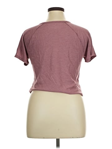 American Eagle Outfitters Short Sleeve T-Shirt (view 2)