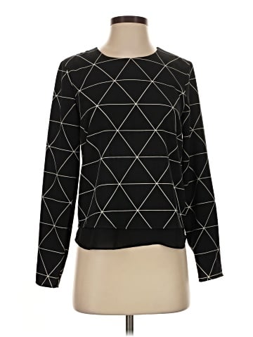 Romeo & Juliet Couture Long Sleeve Top (view 1)