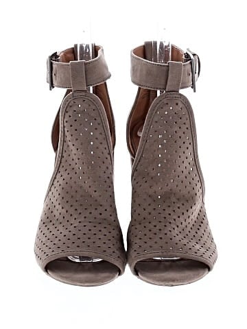 Universal Thread Sandals (view 2)