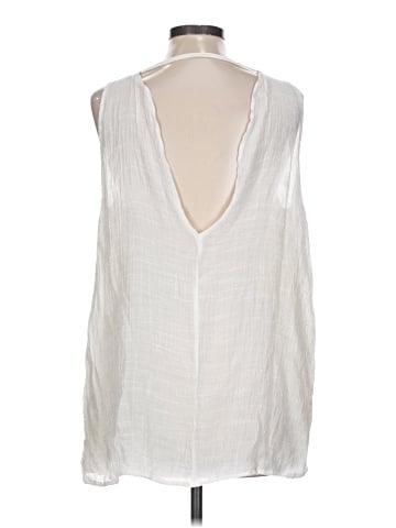 Hem & Thread Sleeveless Blouse (view 2)