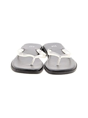 Gap Flip Flops (view 2)