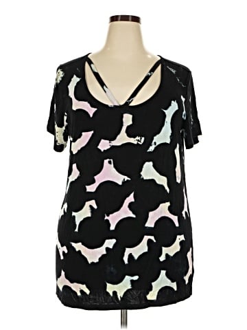 Torrid Short Sleeve T-Shirt (view 1)