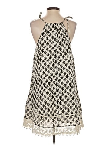 Old Navy Casual Dress (view 2)