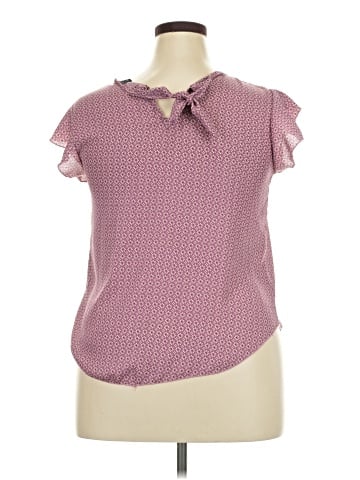 NY Invasion Short Sleeve Blouse (view 2)
